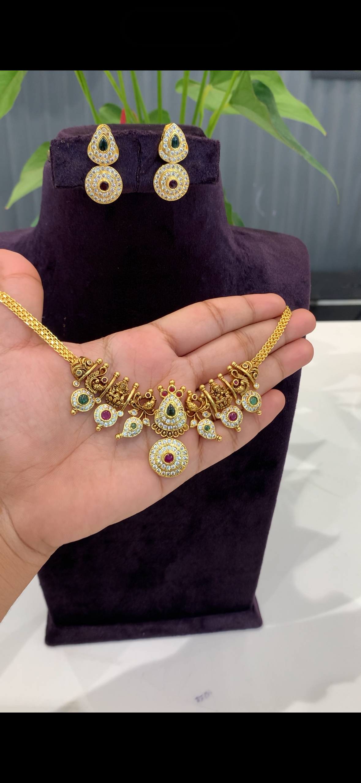 Beautiful nakshi nanpatti necklace