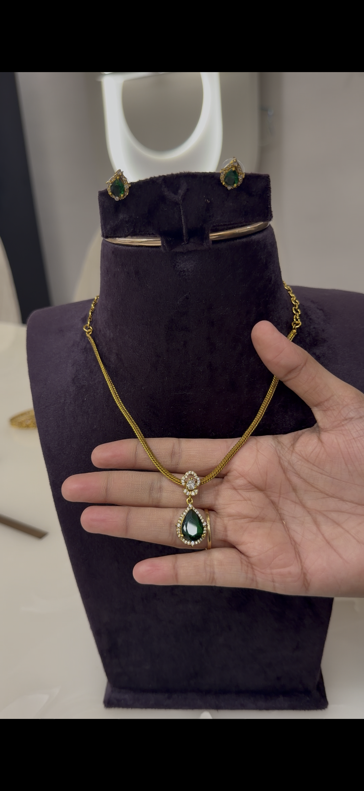 Beautiful green stone nanpatti necklace with pushback earrings