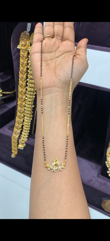 Beautiful Simple white stone pendant with Chandraharam and Blackbeads hand making chain 18 inchs long