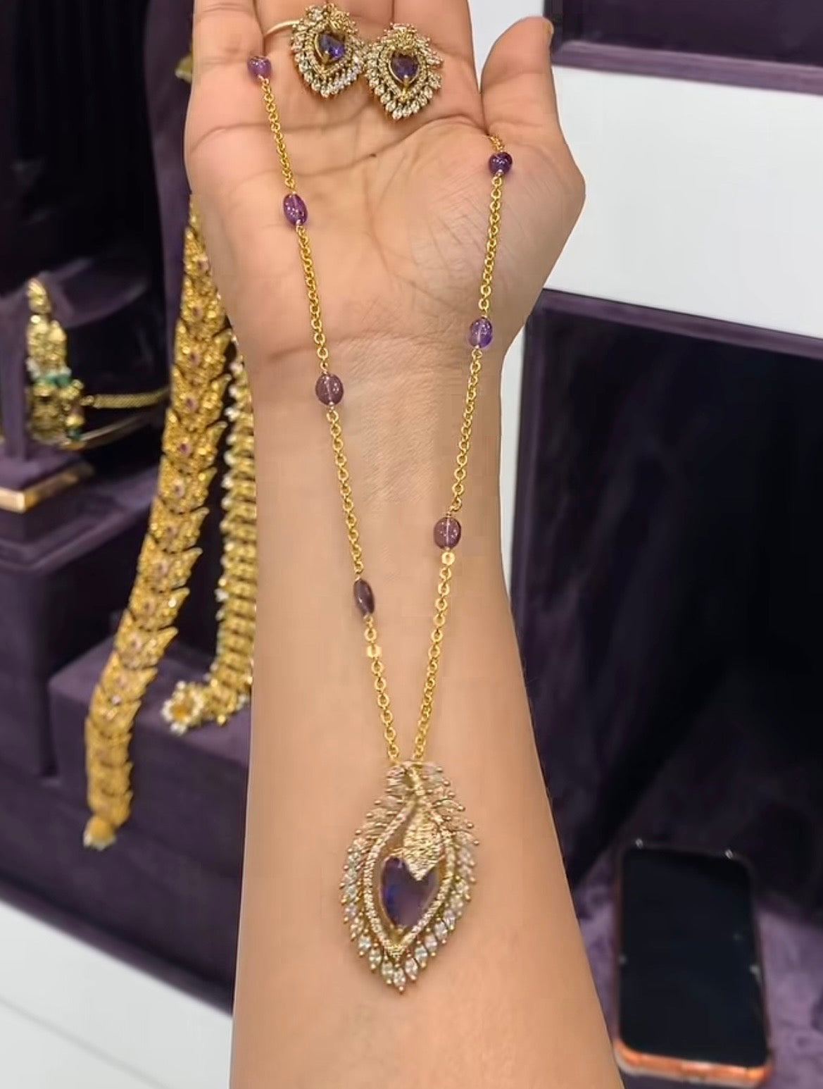 Beautiful White stone pendant set with beads and Chandraharam handmaking chain 18 inchs long