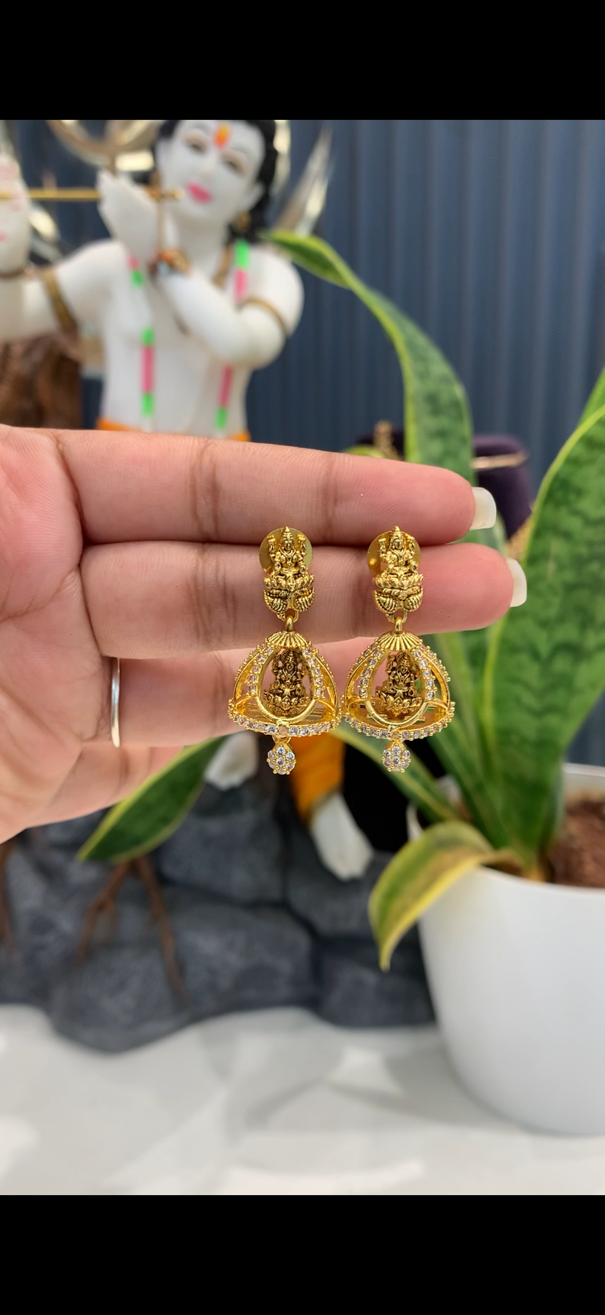 Beautiful Lakshmi devi pushback jumkis with dropping stone