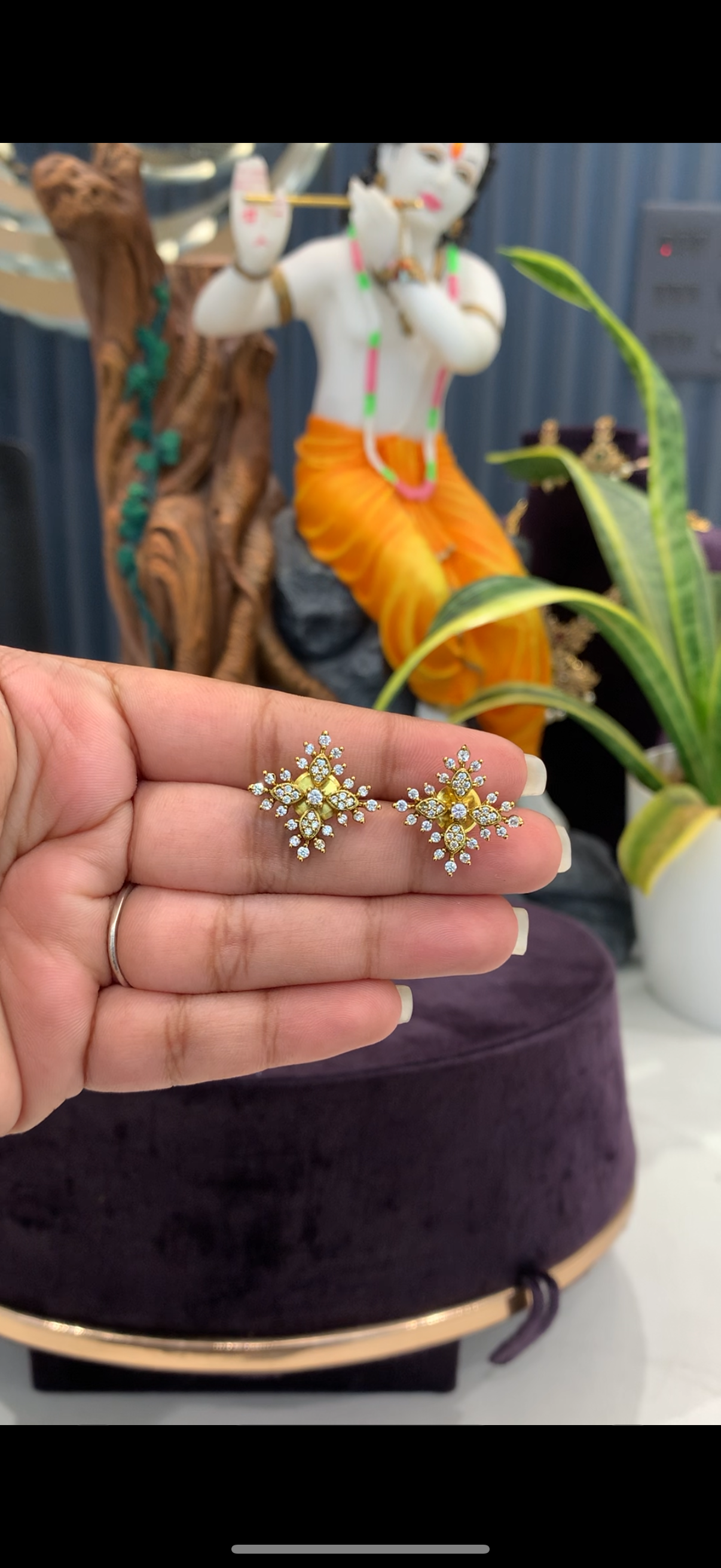 Beautiful diamond Replica studs with pushback