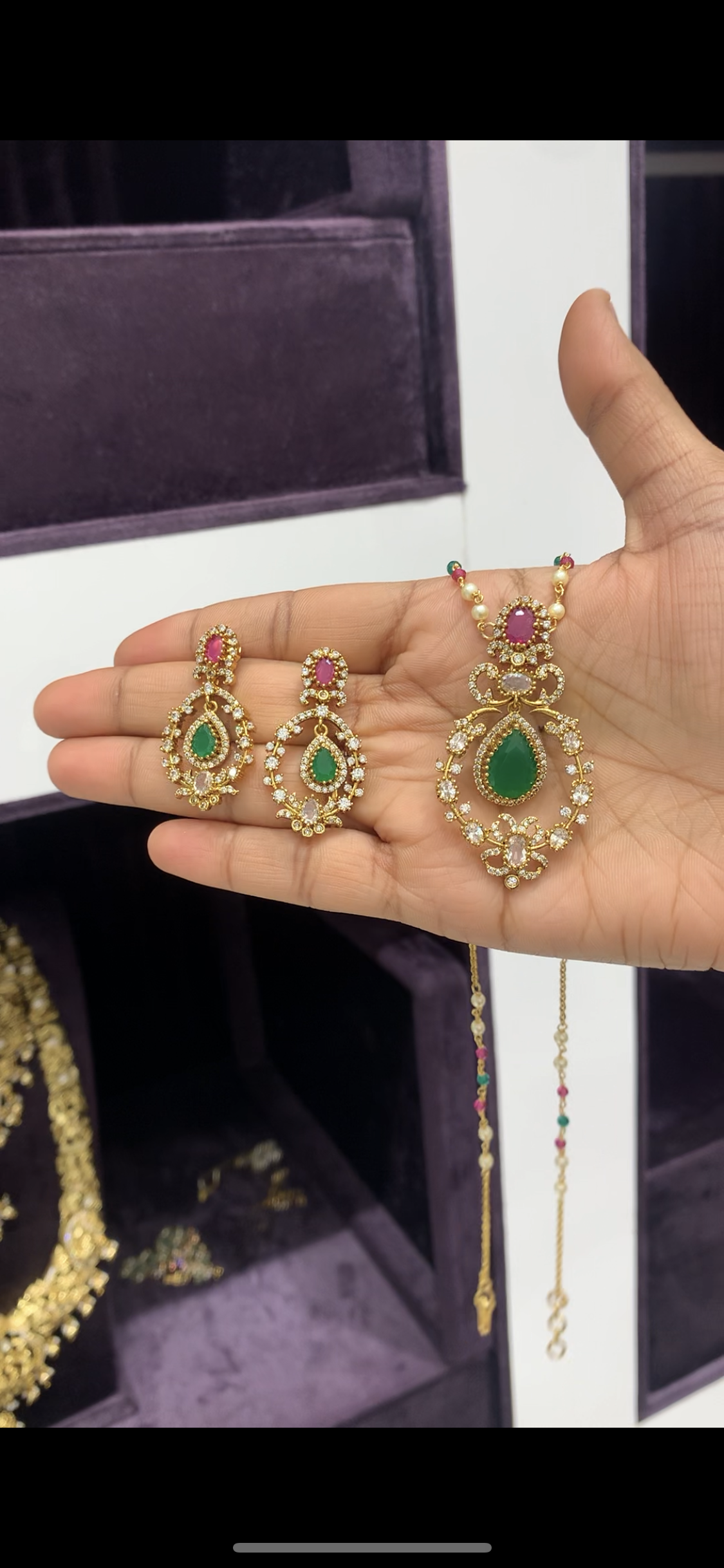 Beautiful pendant set with handmaking beads chain 18 inch long