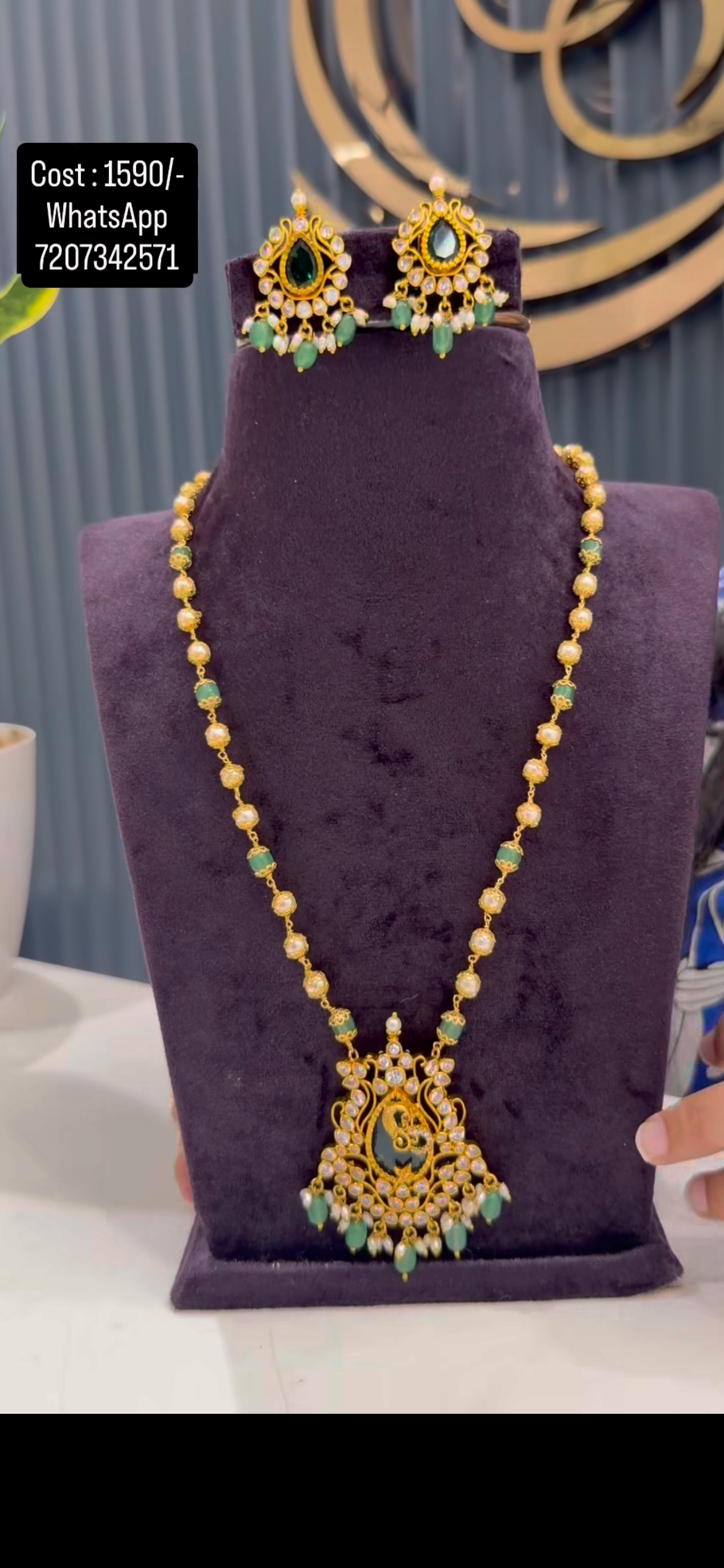 Beautiful uncut stone pendant set with handmaking beads chain  18 inchs long