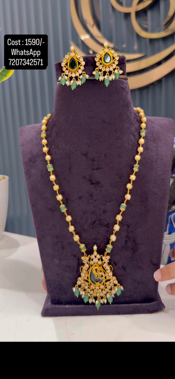 Beautiful uncut stone pendant set with handmaking beads chain  18 inchs long