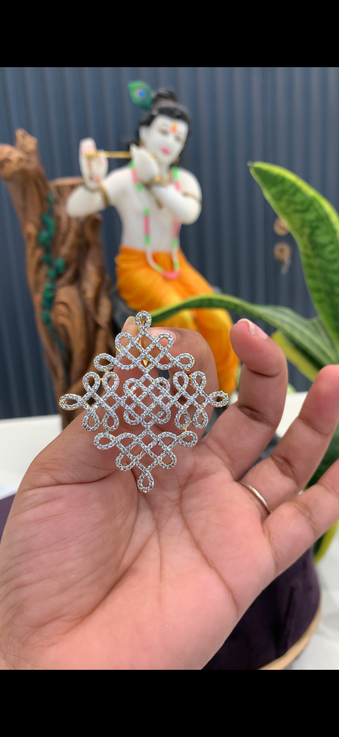 Beautiful muggu design pendant with pushback earrings