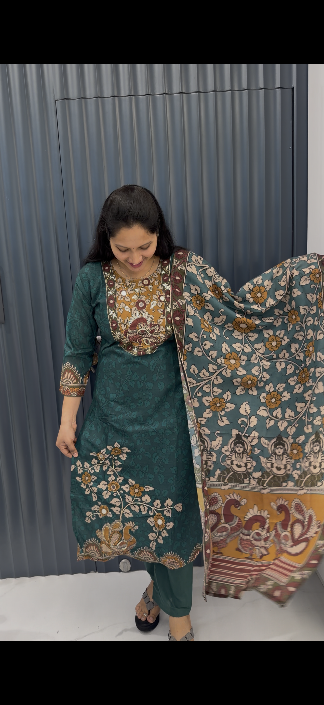 Dola silk straight cut 3-piece set