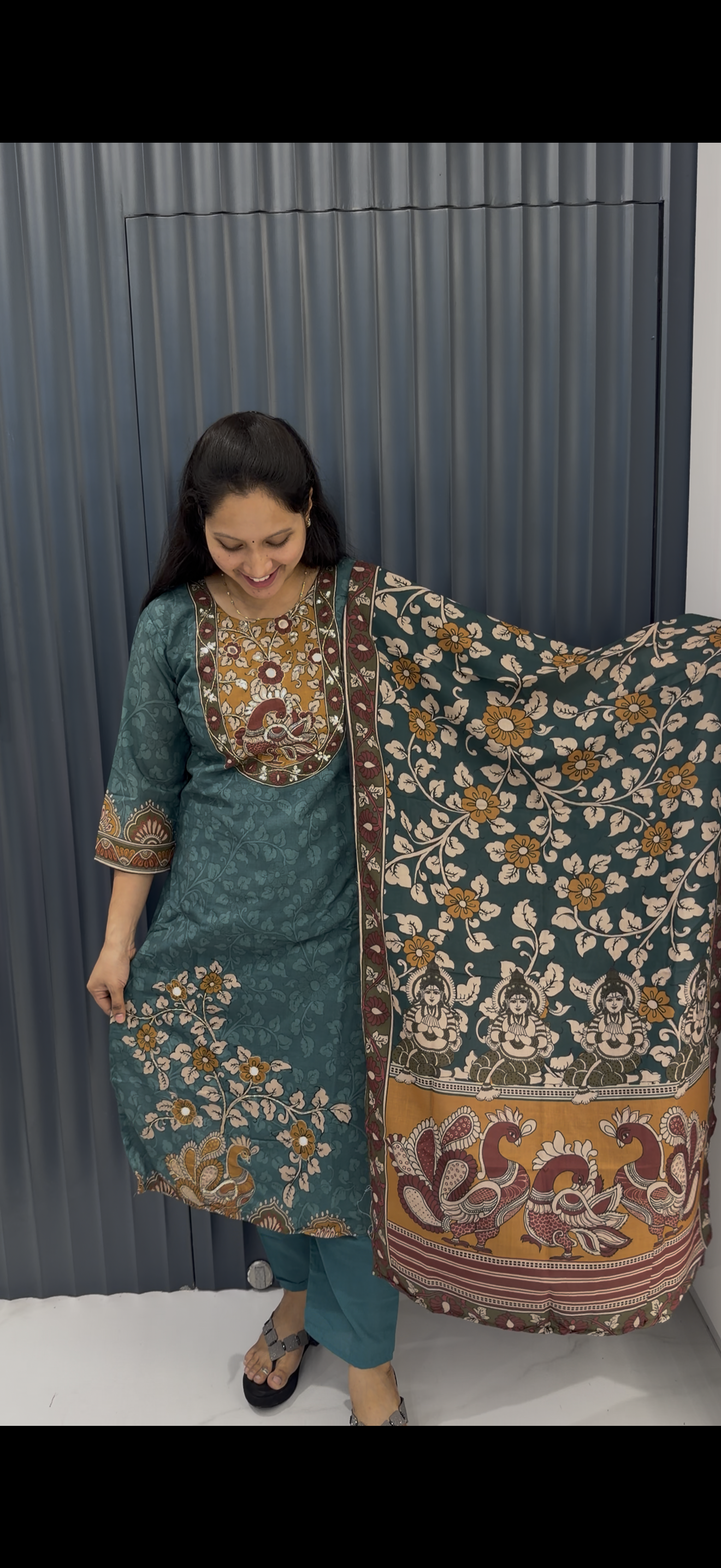 Dola silk straight cut 3-piece set