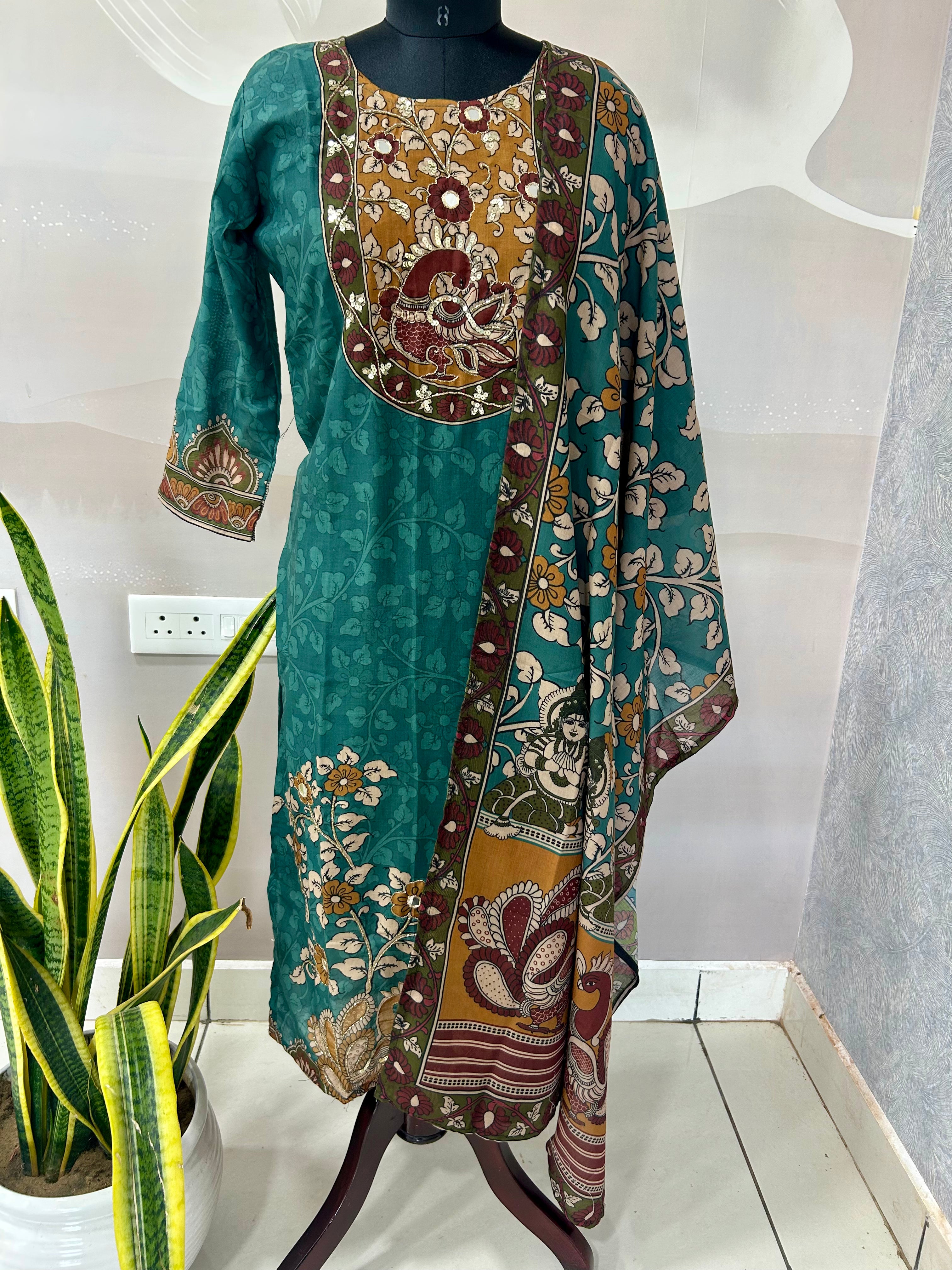 Dola silk straight cut 3-piece set
