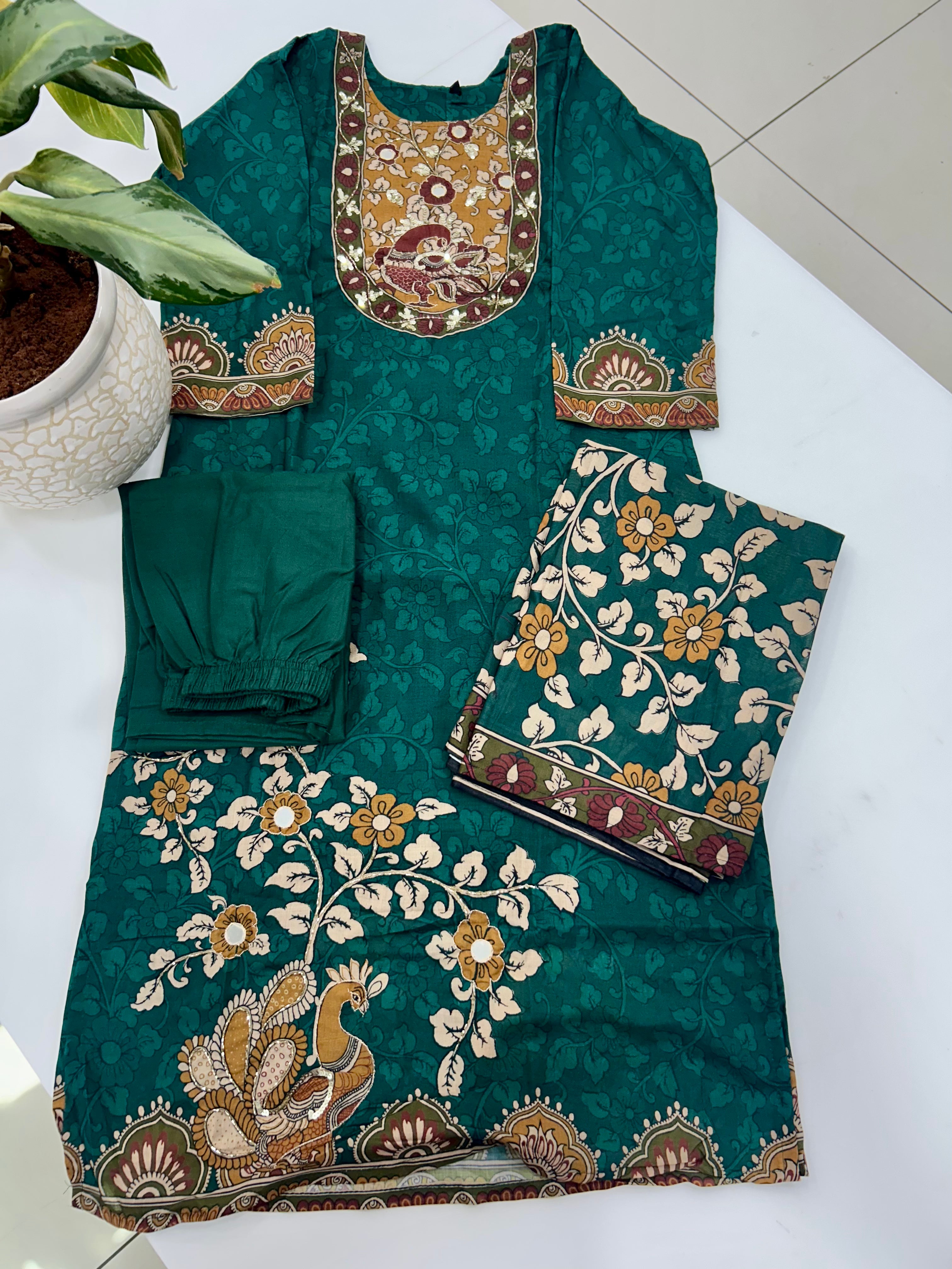 Dola silk straight cut 3-piece set