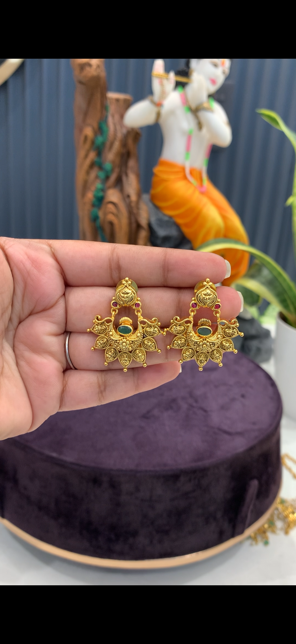 Beautiful kasulu model Chandbali earrings with pushback