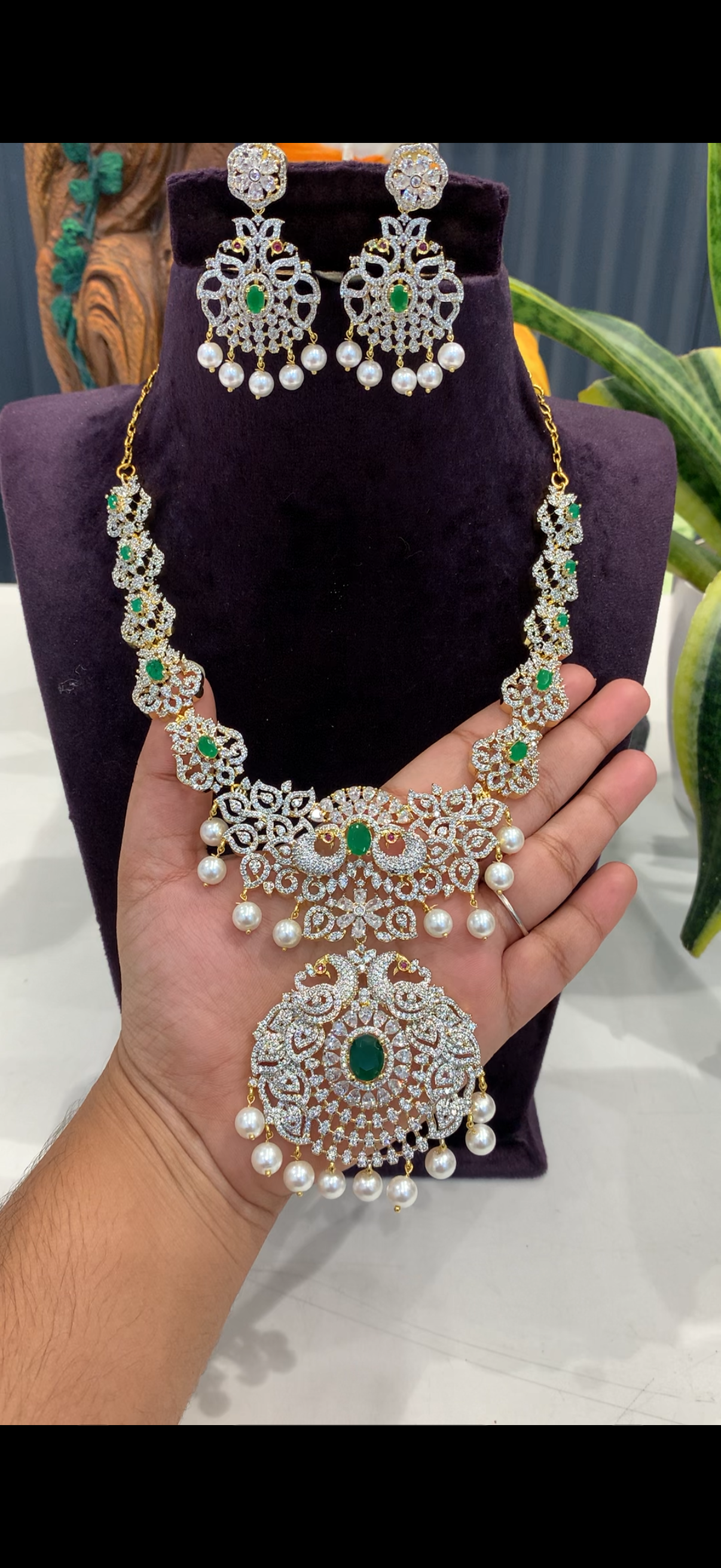 Beautiful GJ polish necklace with screw back earrings