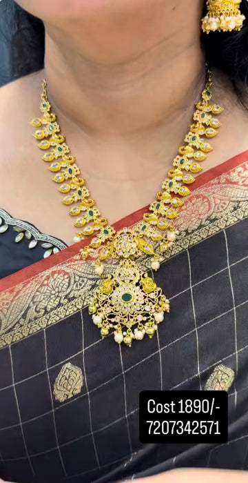 Beautiful peacock design necklace with pushback jumkis