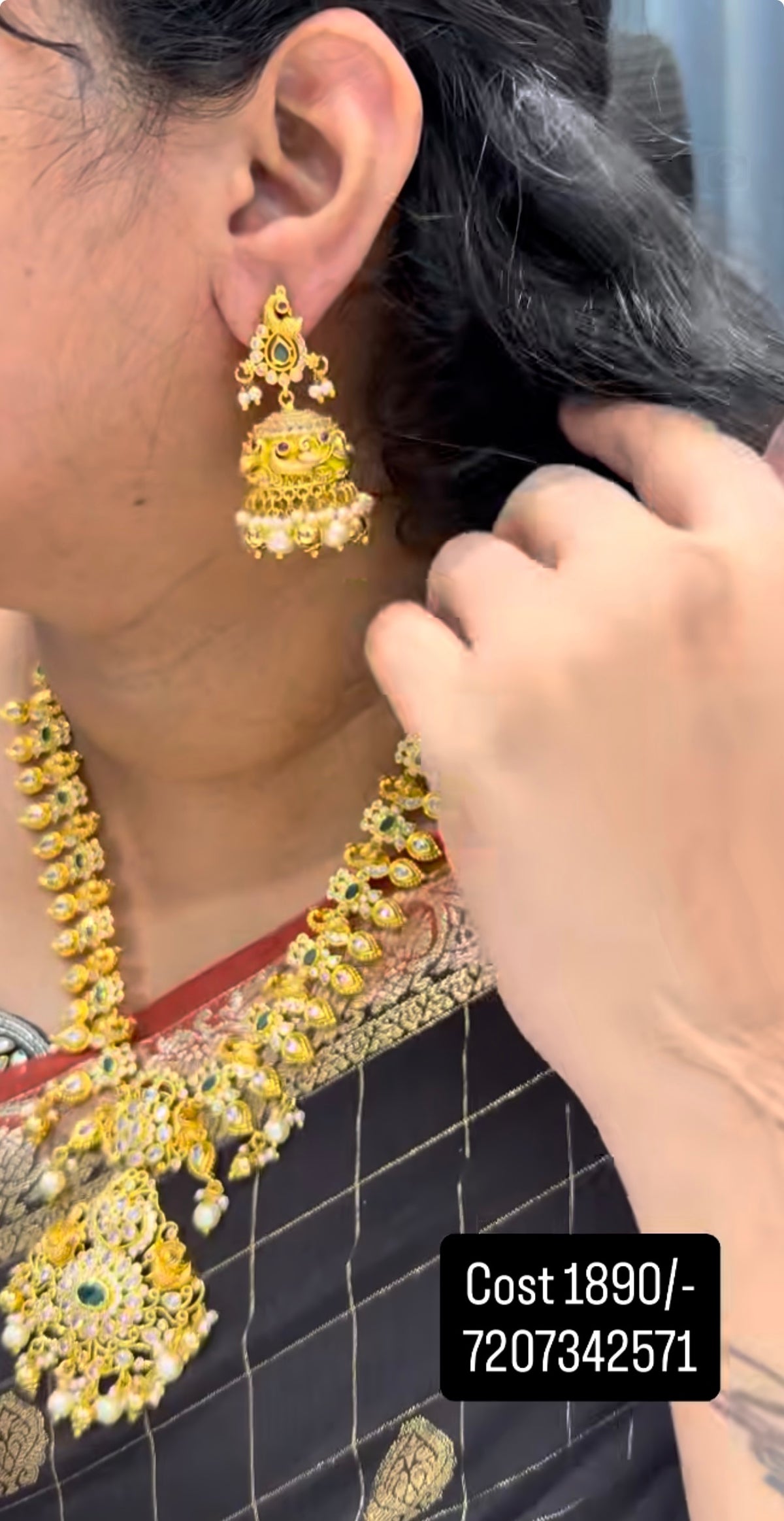 Beautiful peacock design necklace with pushback jumkis