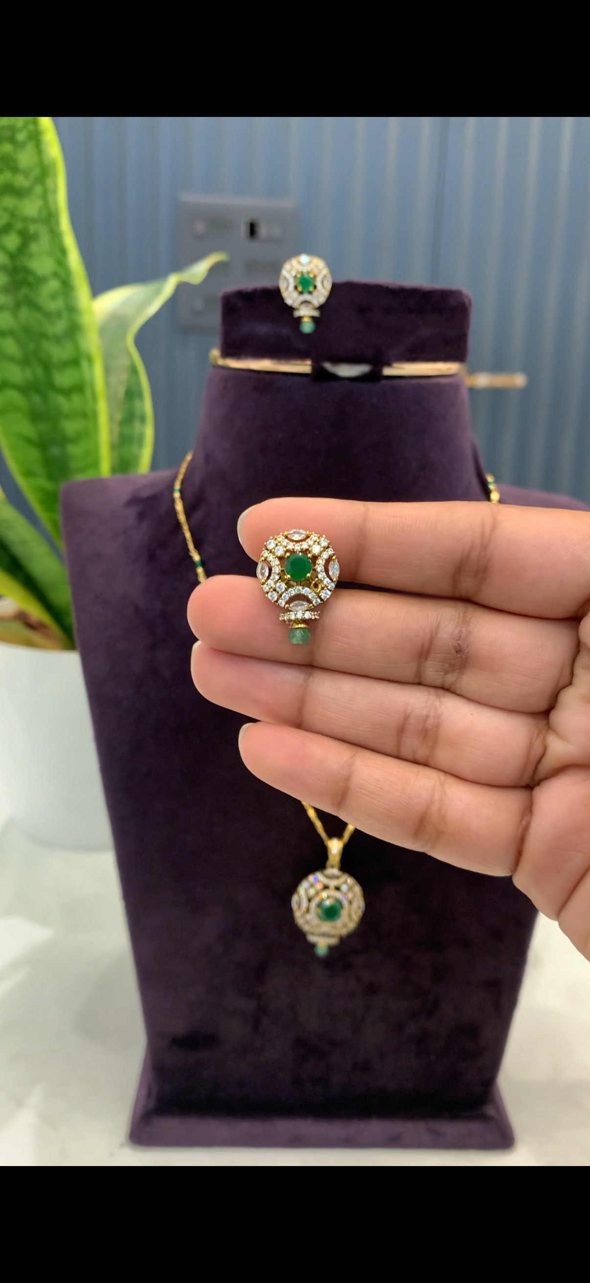 Beautiful white stone pendant set with green beads handmaking chain 18 inchs long