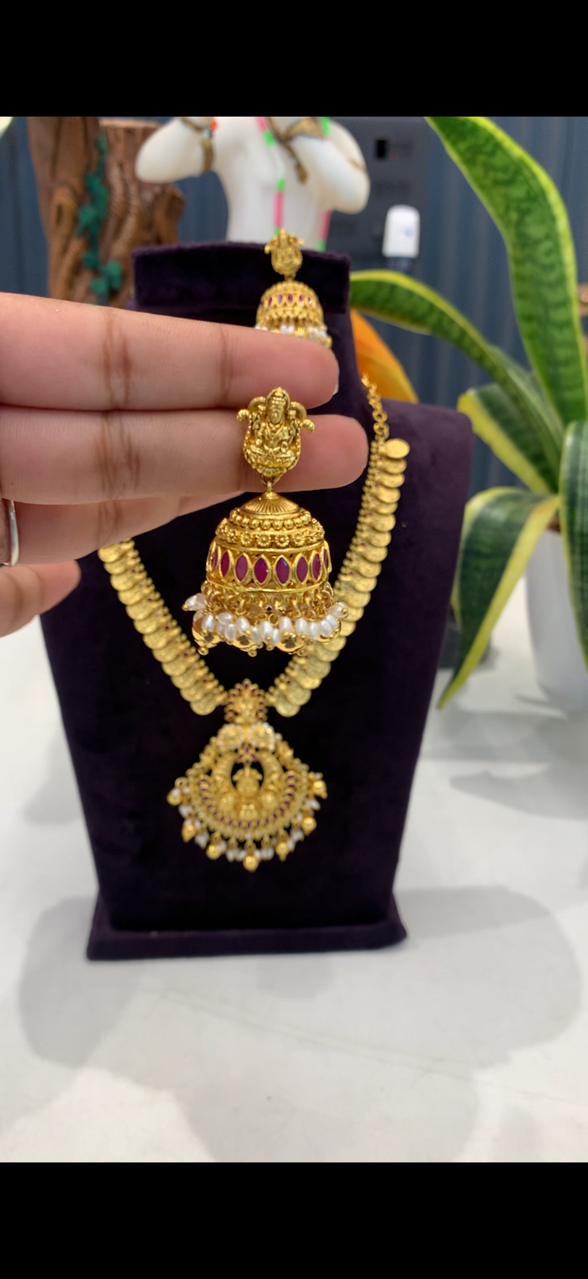 Beautiful pota stone Lakshmi devi idol Kasulu necklace with pushback jumkis