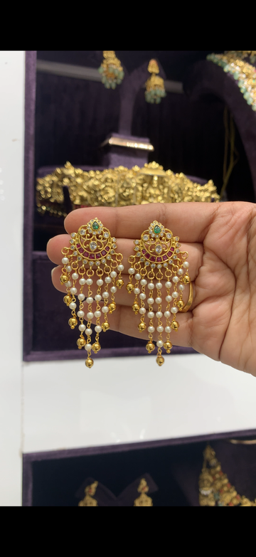 Beautiful Jadav stone,pearls chain hanging with pushback