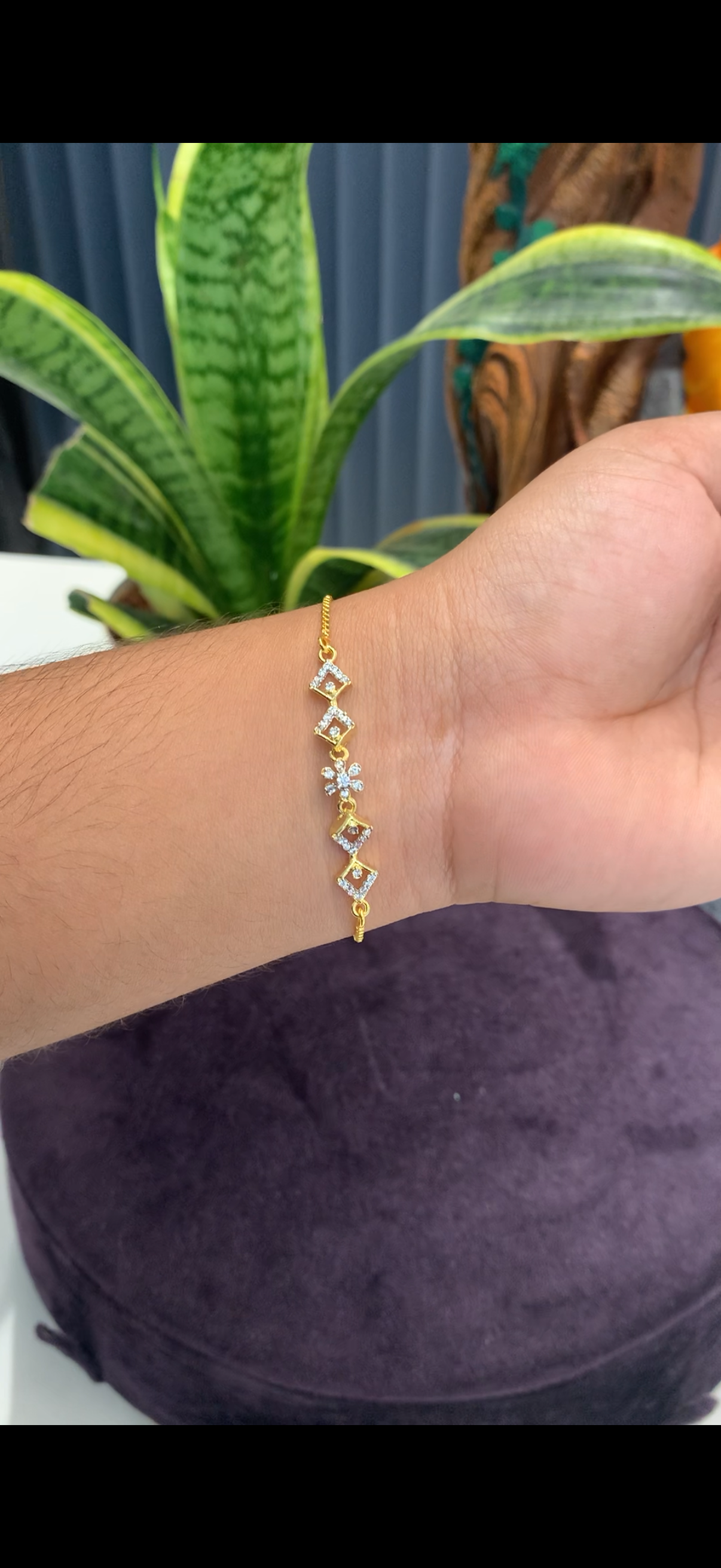 Beautiful white stone bracelet with adjustable chain