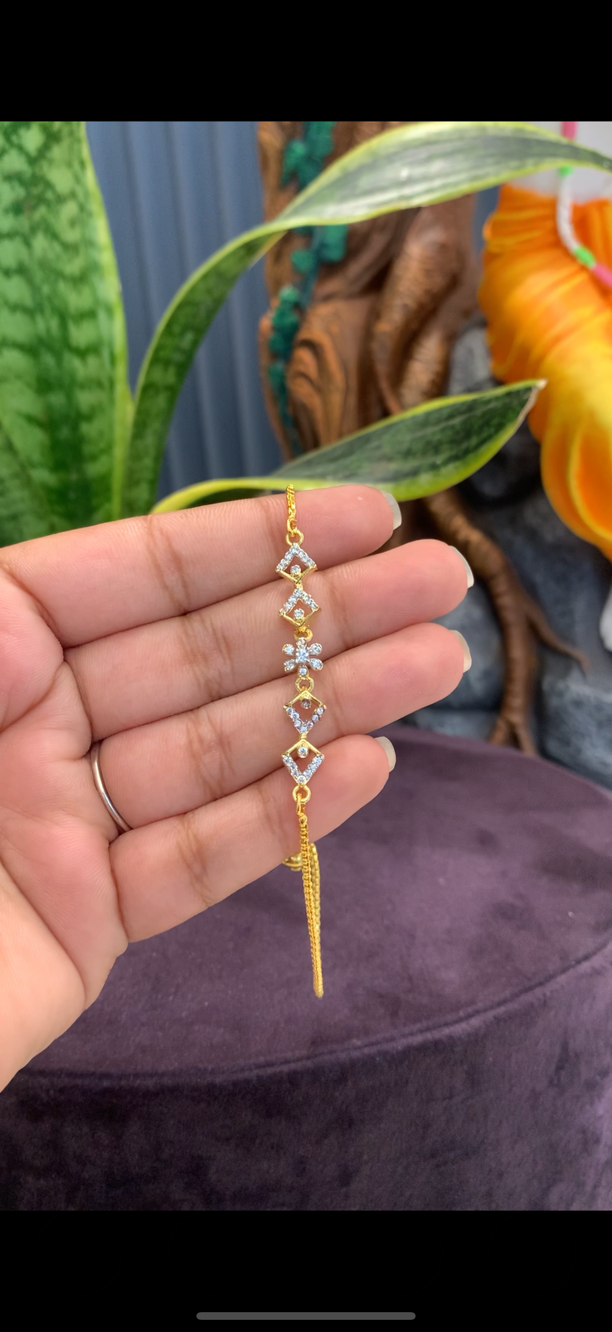 Beautiful white stone bracelet with adjustable chain