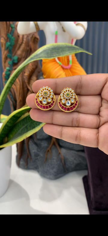 Beautiful Jadau kundhan studs with pushback