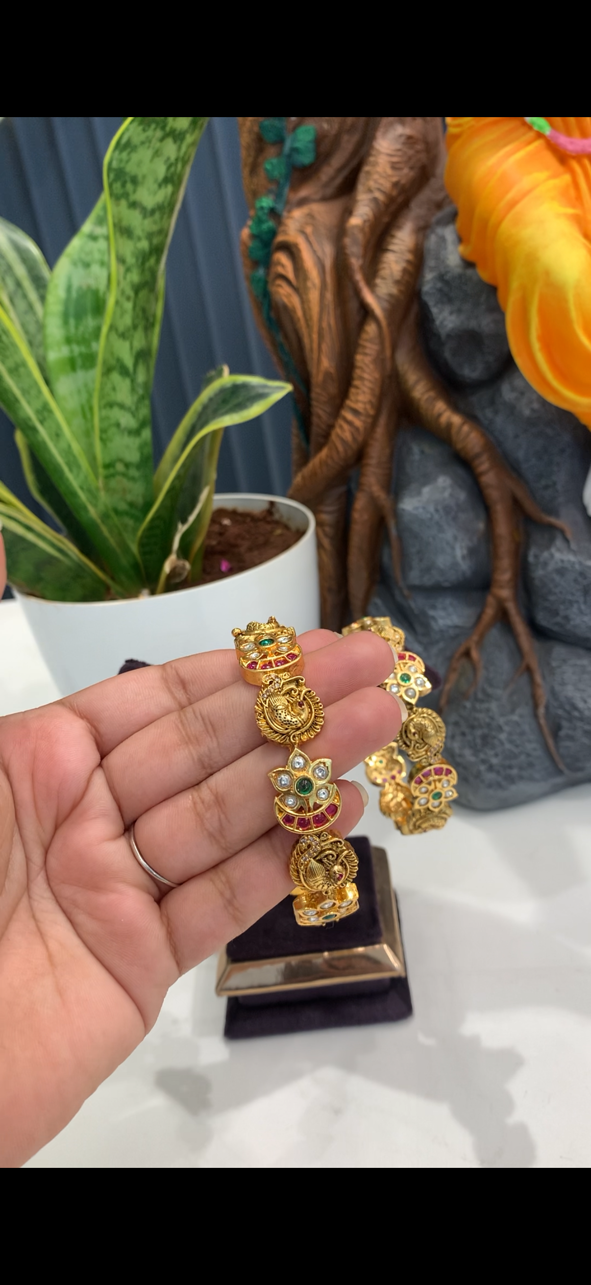 Beautiful peacock design,pota stone bangles