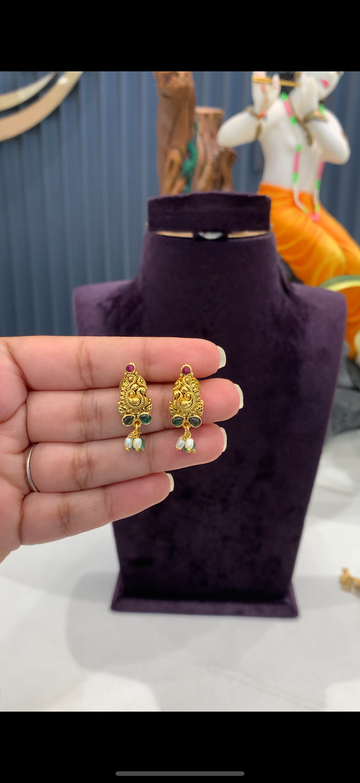 Beautiful peacock design studs with pushback
