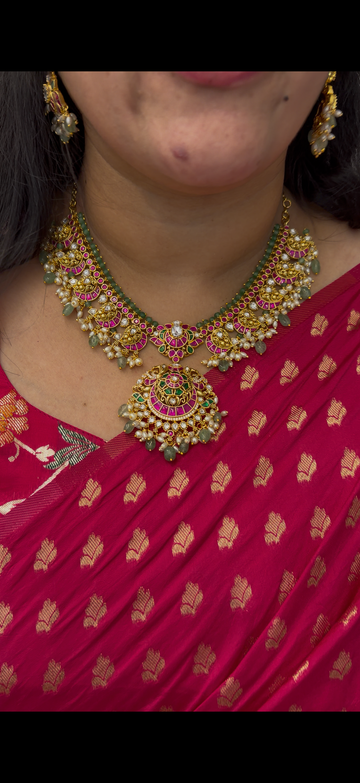 Beautiful jadau kundhan beads finishing necklace with pushback earrings