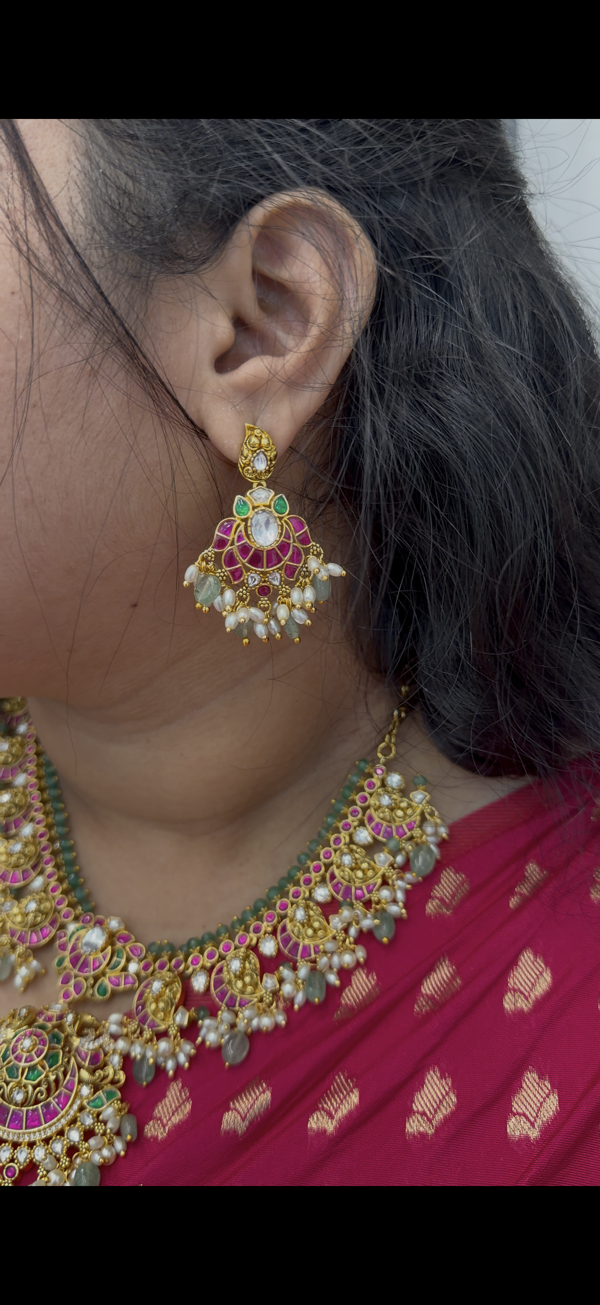 Beautiful jadau kundhan beads finishing necklace with pushback earrings