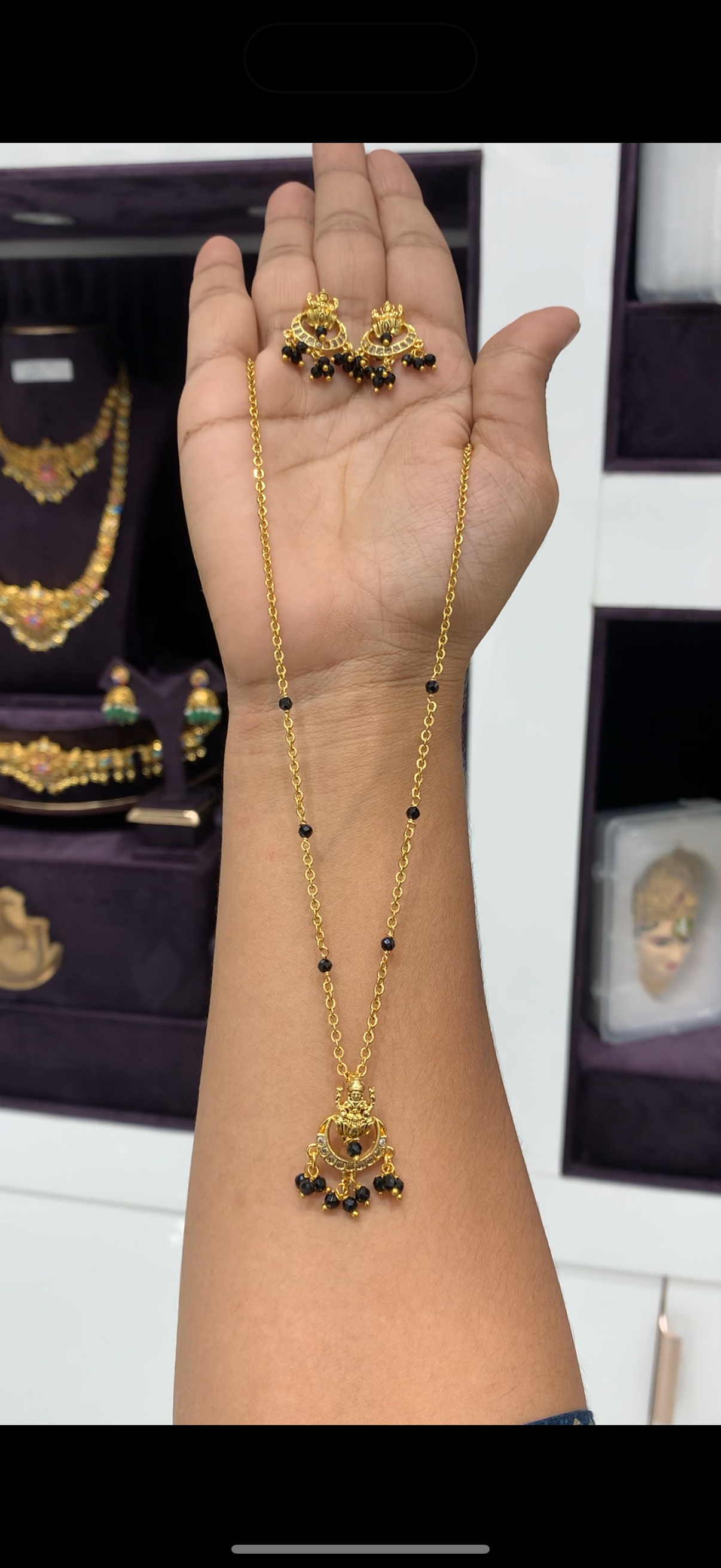 Beautiful Lakshmi devi pendant set with handmaking Blackbeads,Chandraharam chain 18 inchs long