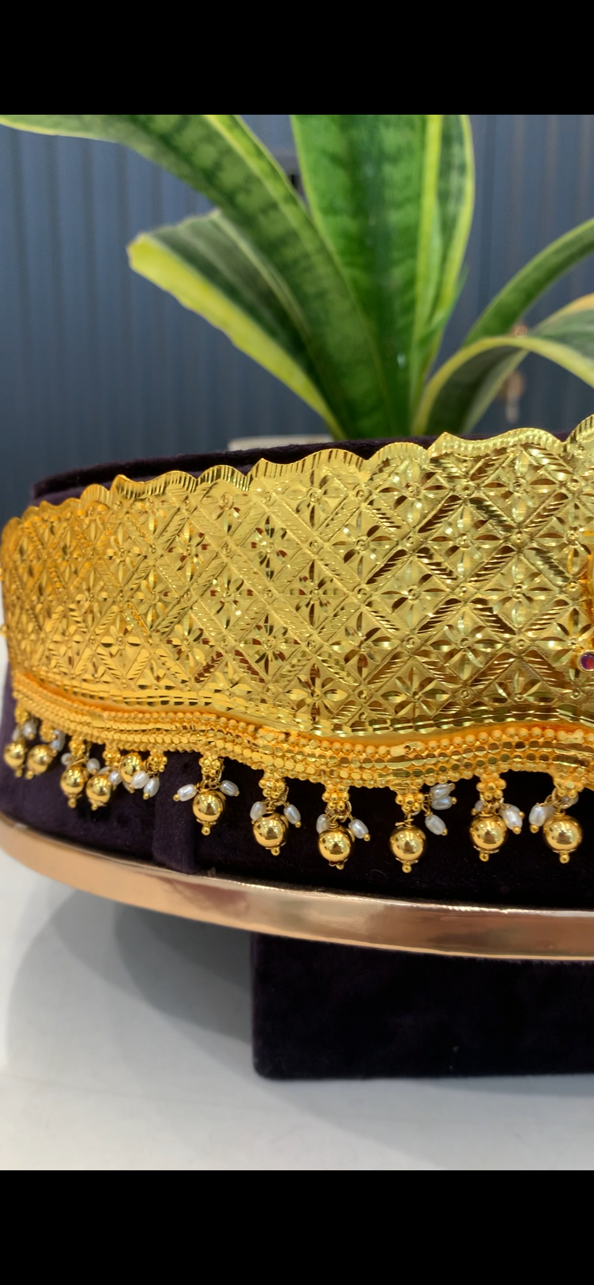 Beautiful pota stone pendant adult vaddanam with gold balls