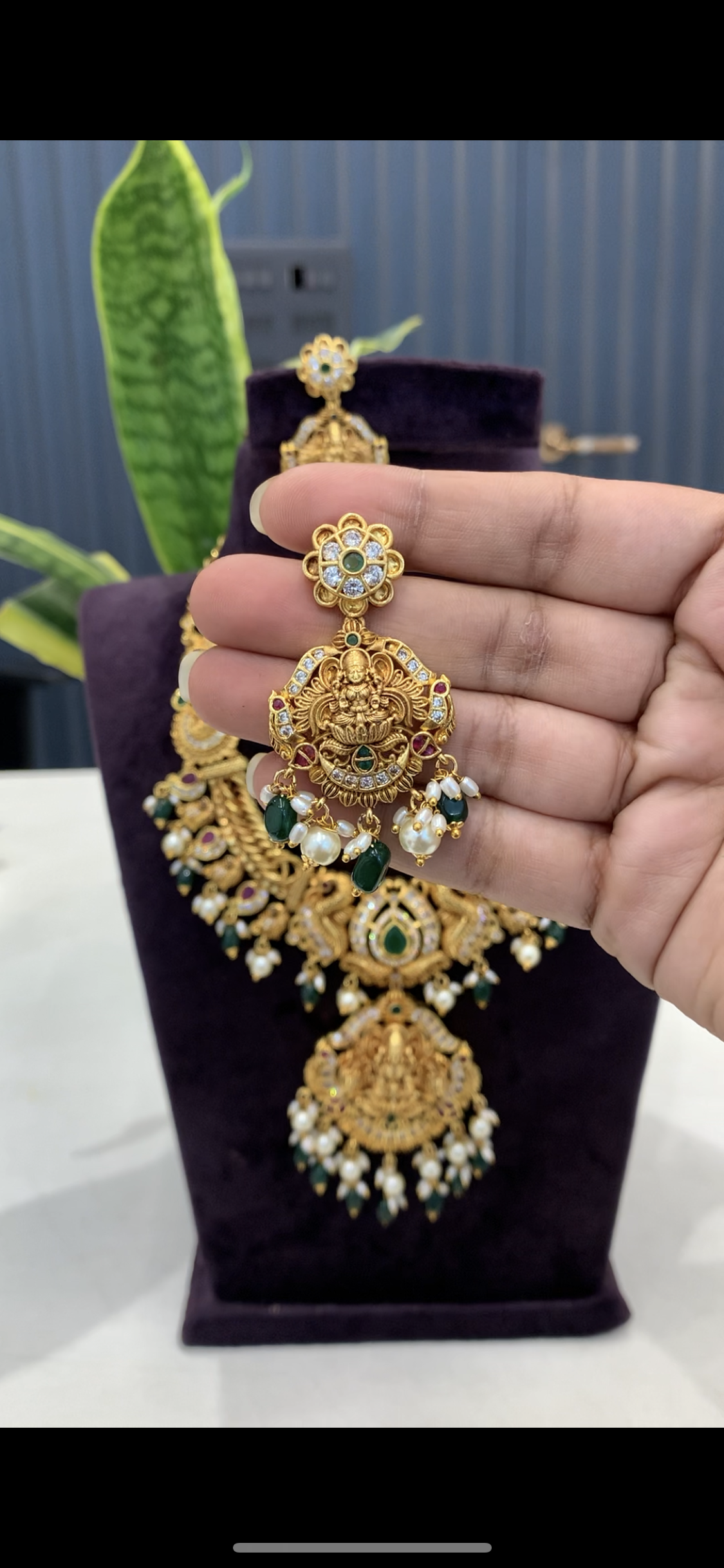 Beautiful Lakshmi devi idol jelebi necklace with screw back earrings