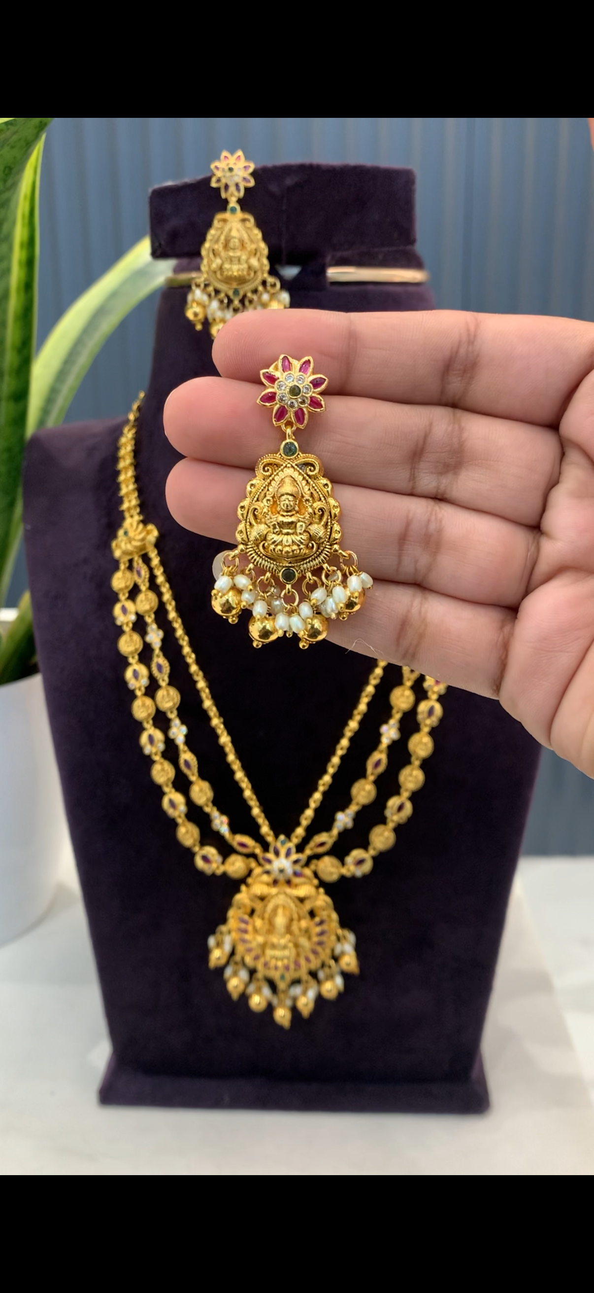 Beautiful Lakshmi devi 3 layers necklace with pushback earrings