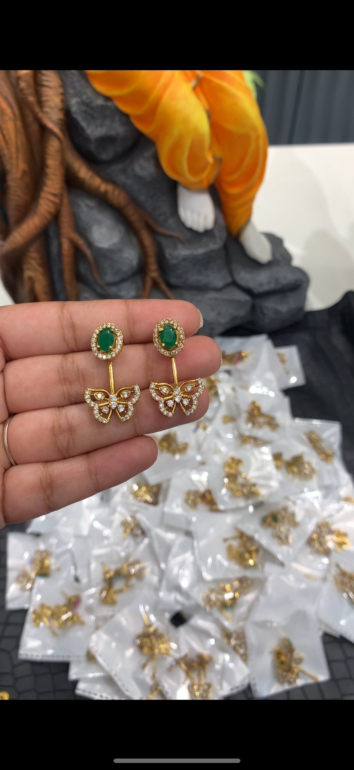 Beautiful green stone butterfly earrings  🦋 with pushback