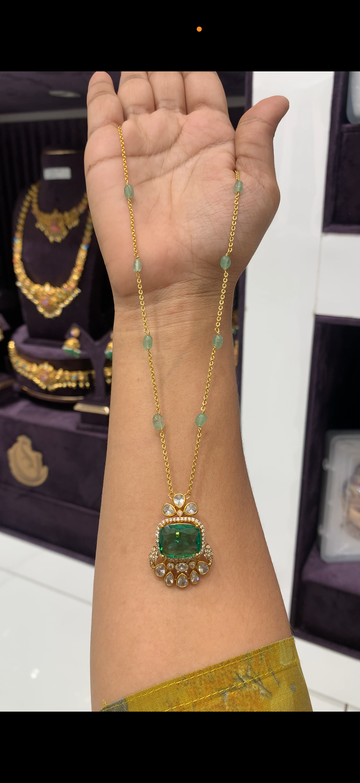 Beautiful uncut green stone pendant with handmaking Chandraharam,beads chain 18 inchs long