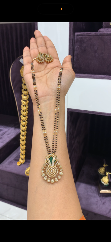 Beautiful white stone pendant set with 2 layers Blackbeads chain