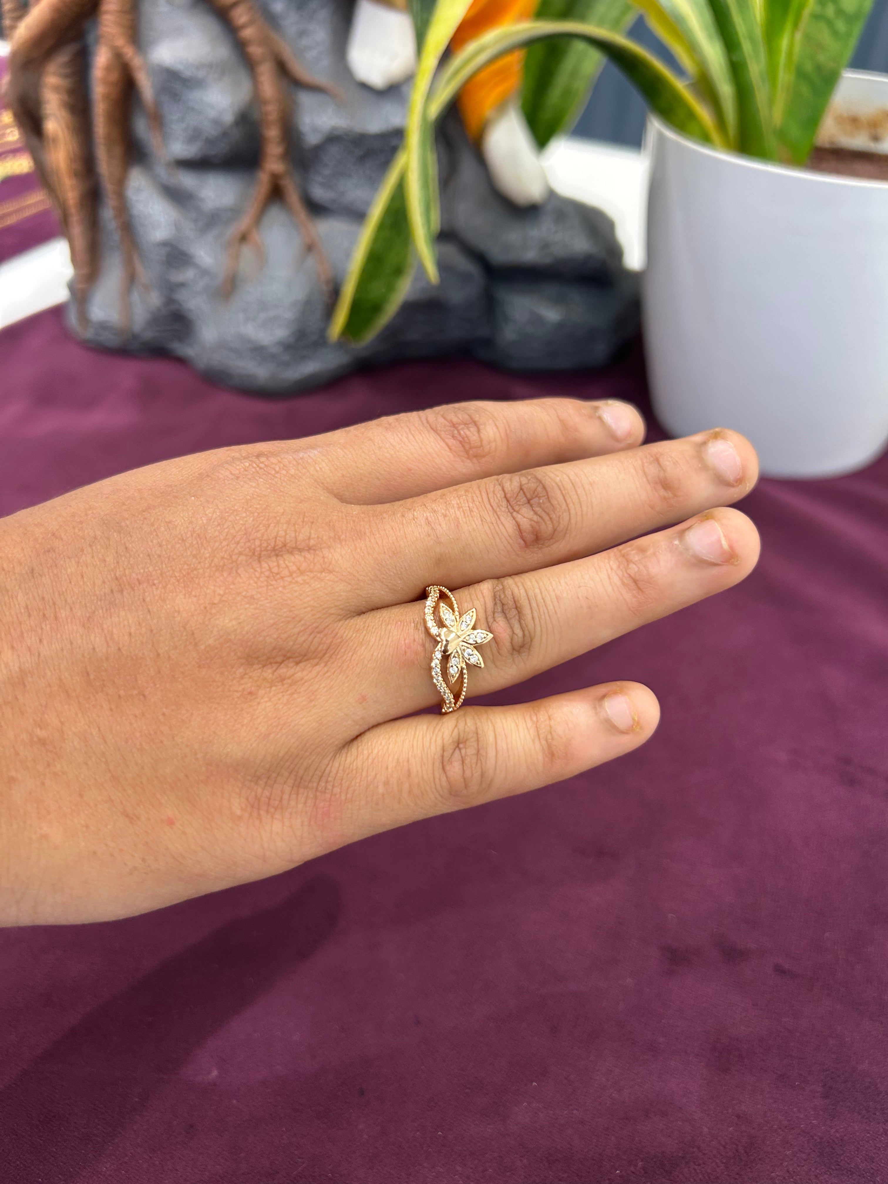 Beautiful rose gold finger ring