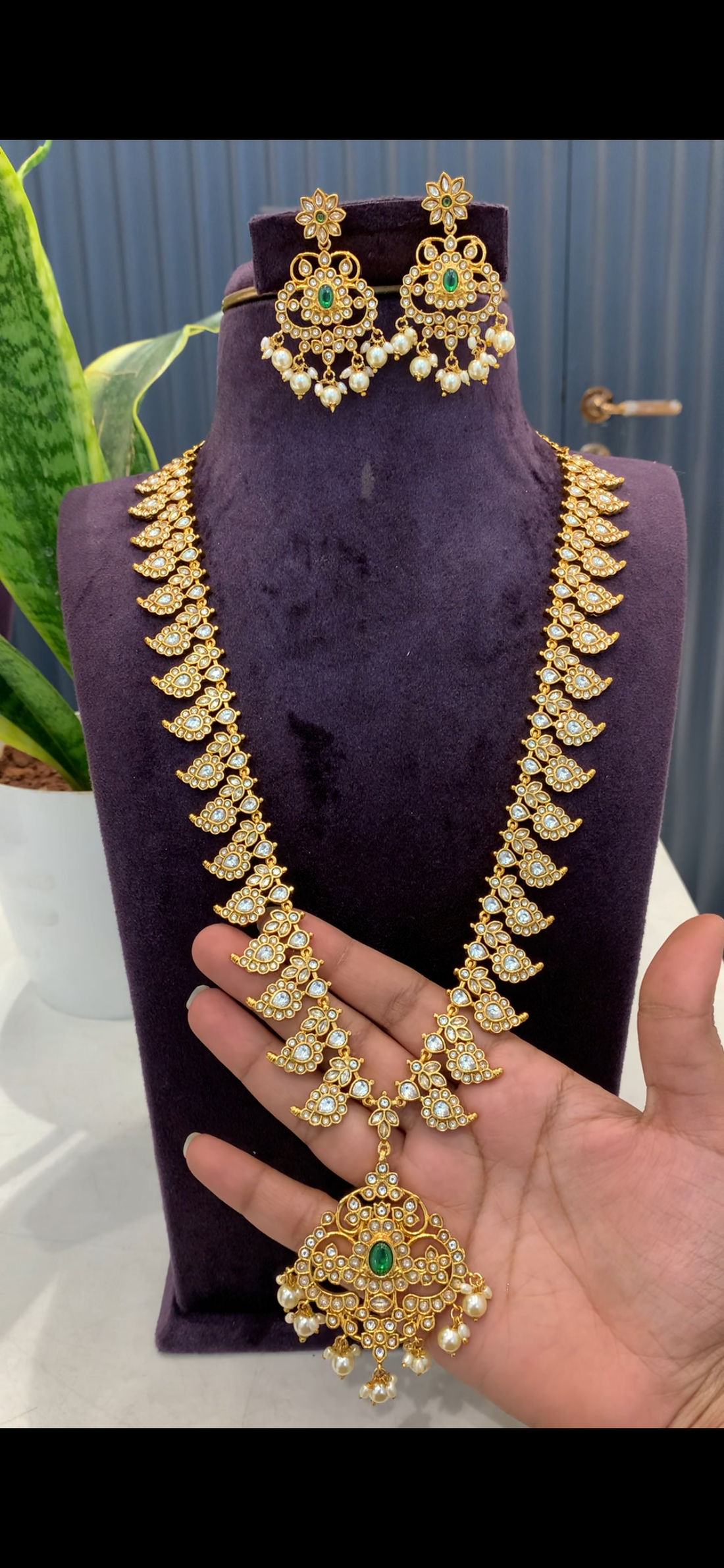 Beautiful mango haram 2 in 1 model with pushback earrings