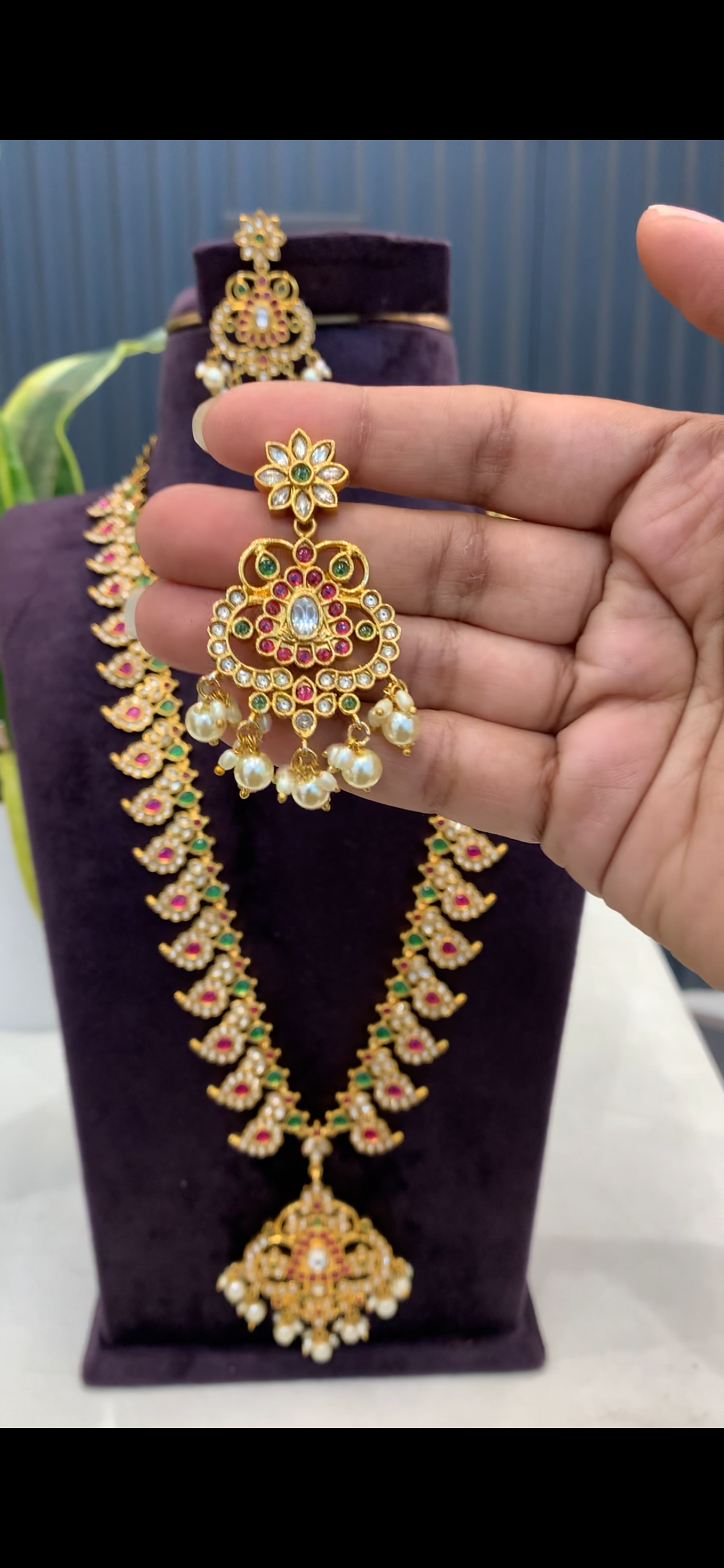 Beautiful mango haram 2 in 1 model with pushback earrings
