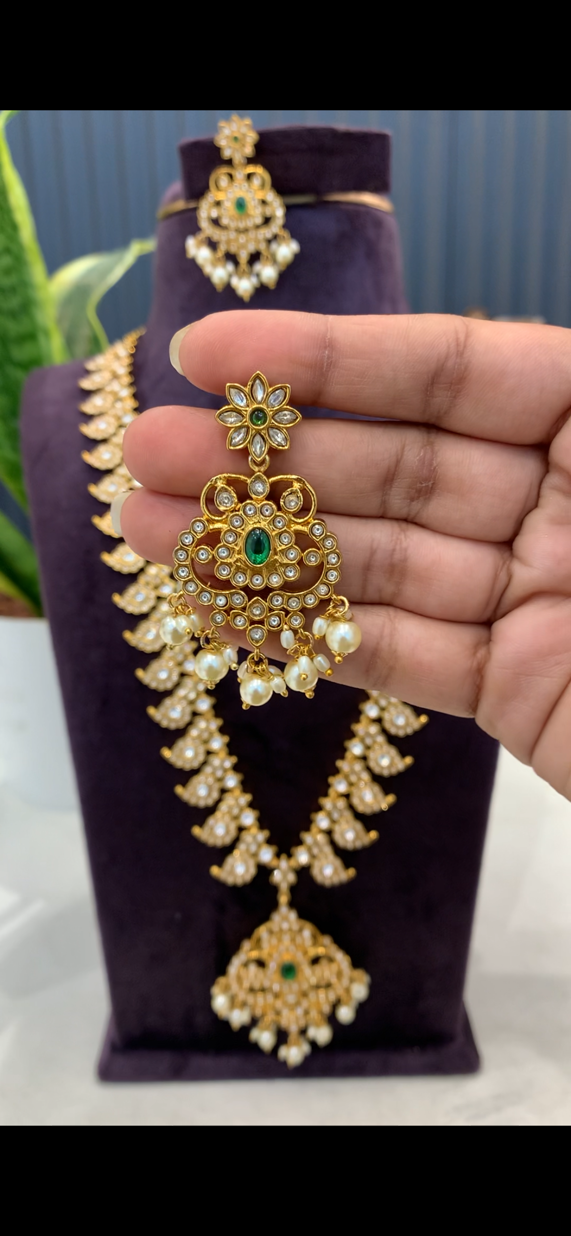 Beautiful mango haram 2 in 1 model with pushback earrings