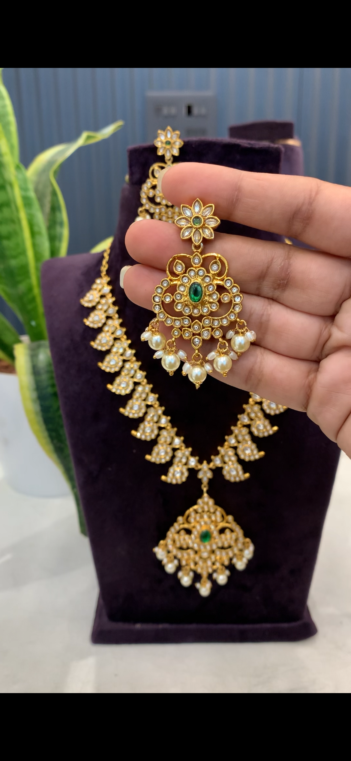 Beautiful mango necklace 2 in 1 model with pushback earrings