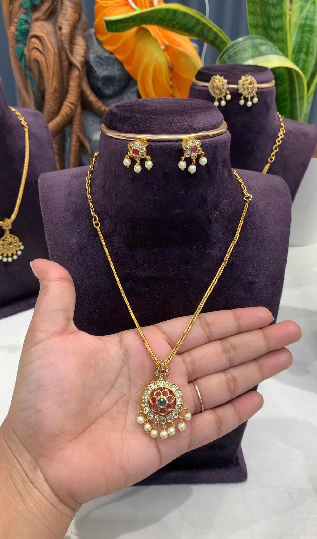 Beautiful pota stone nanpatti necklace with pushback earrings