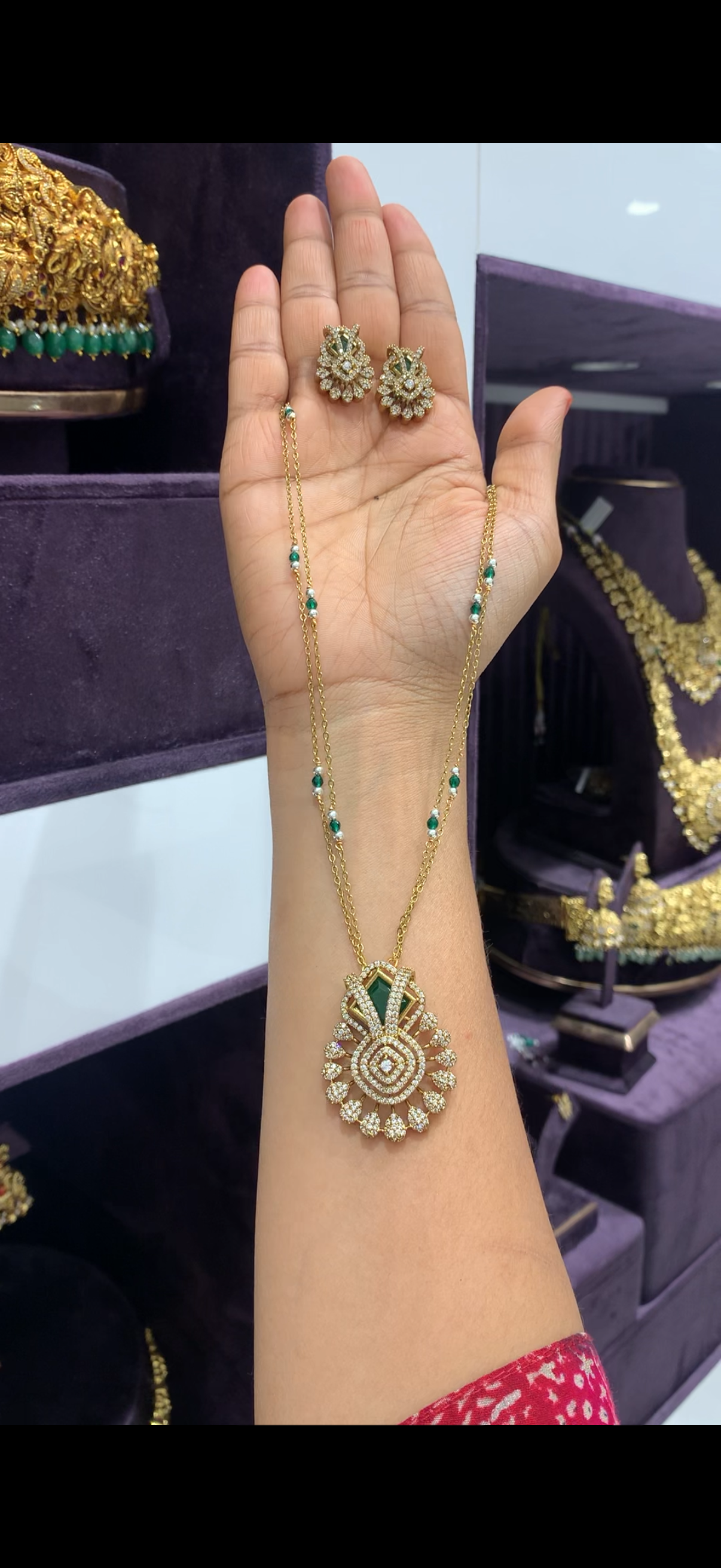 Beautiful white stone pendant set with handmaking Chandraharam & beadsh chain 18 inchs long