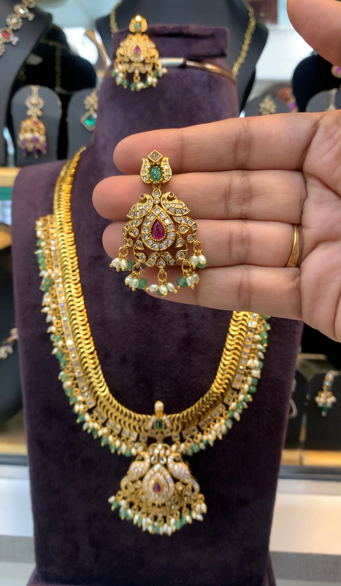 Beautiful jelebi,beads haram with pushback earrings
