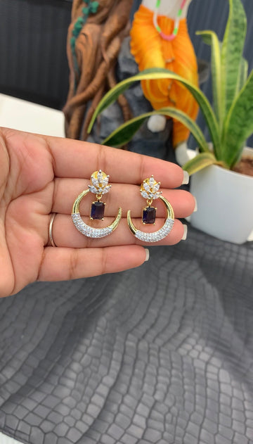 Beautiful moon shape earrings with pushback