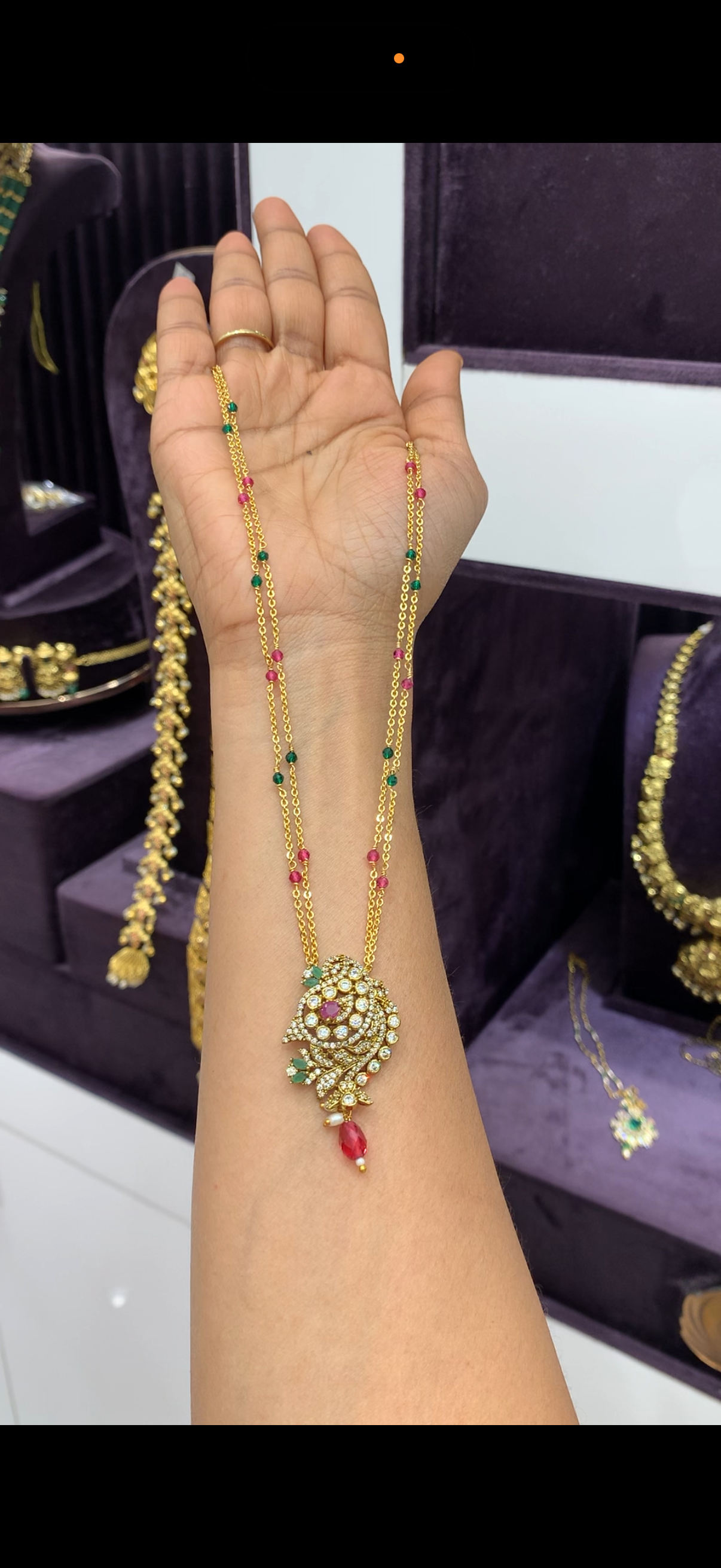 Simple chain with pendent