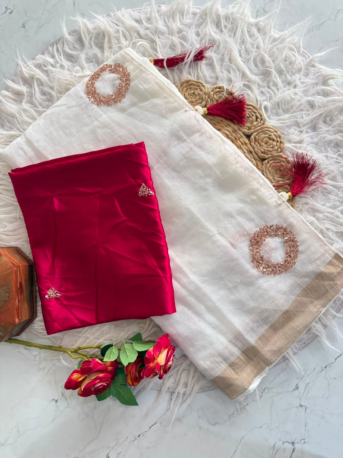 Premium lenin saree