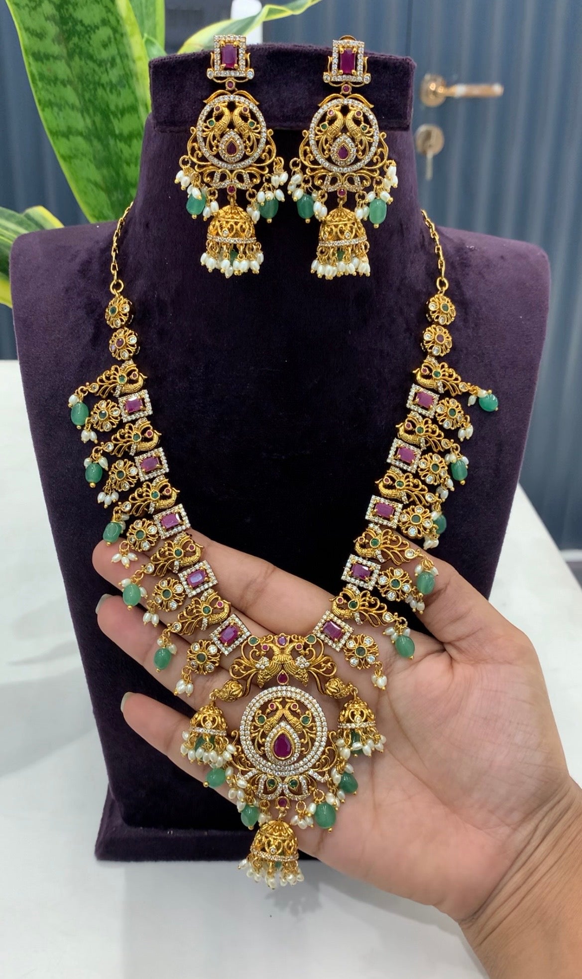 Beautiful peacock design mini necklace with screwback earrings