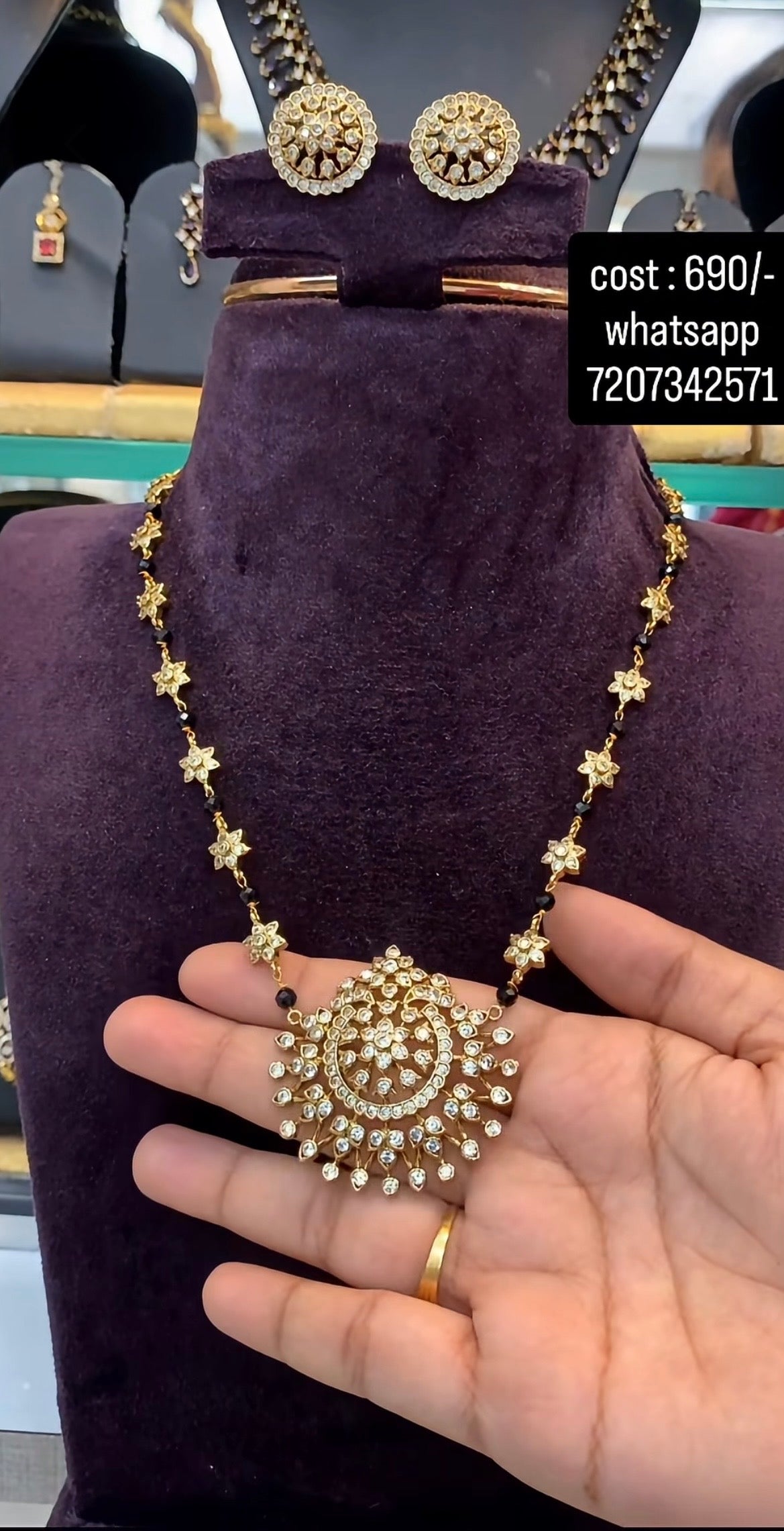 Beautiful white stone necklace with pushback earrings