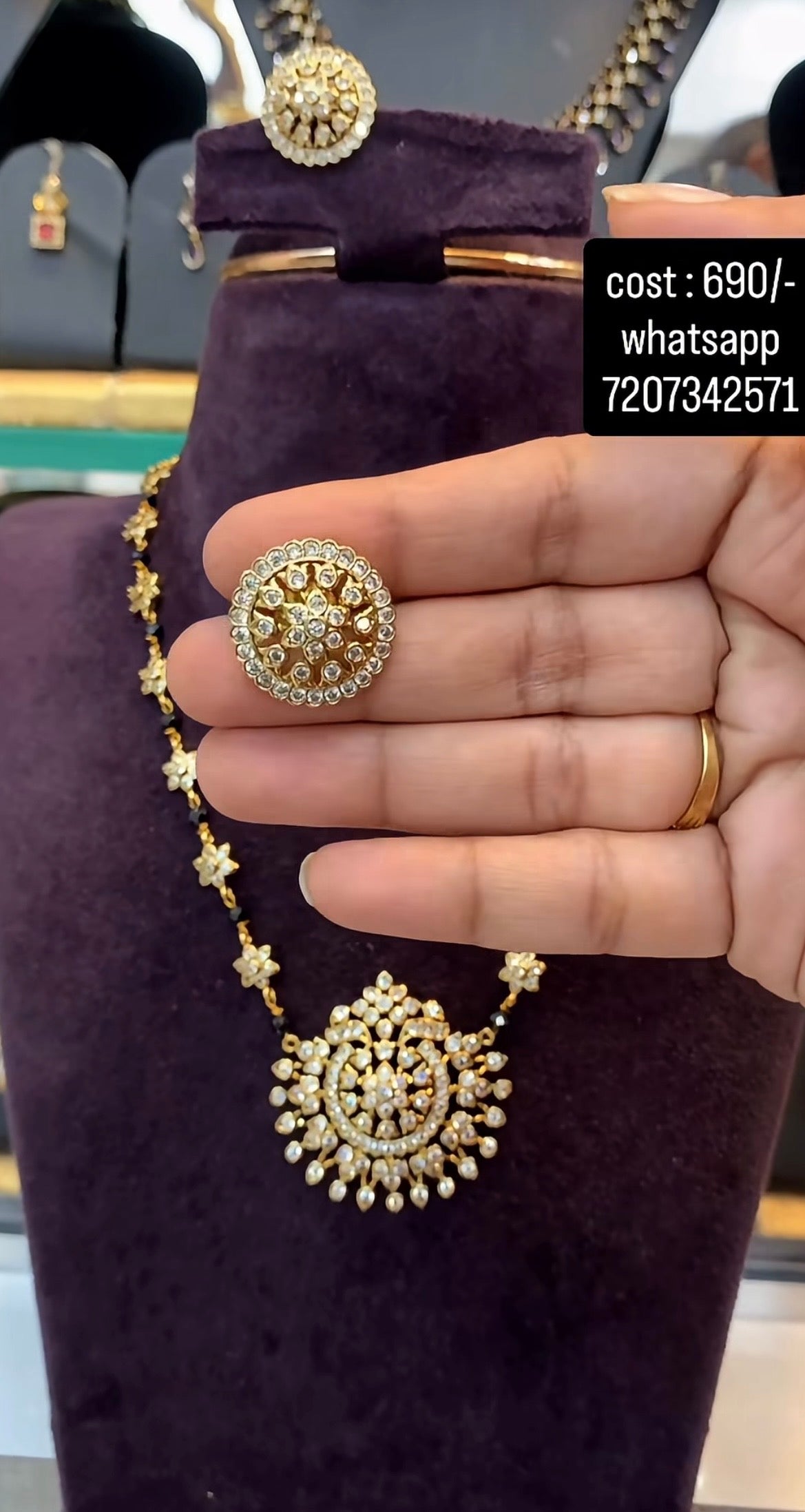 Beautiful white stone necklace with pushback earrings