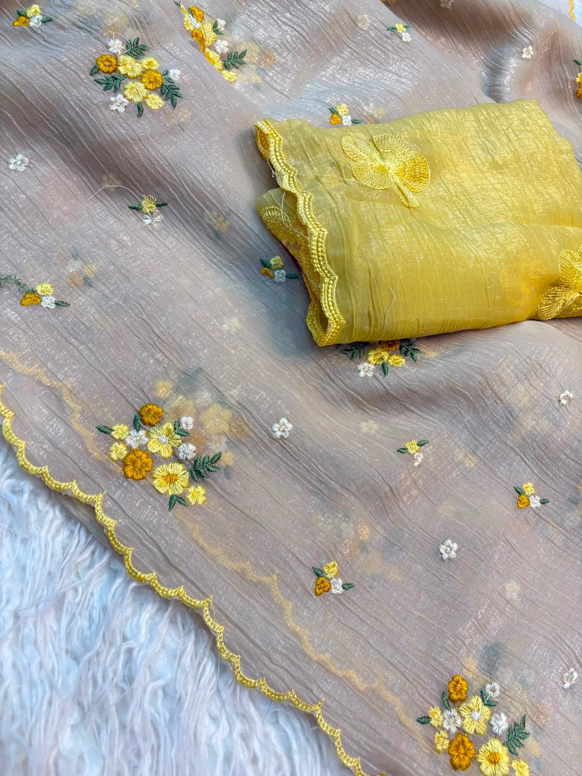 Crunchy fabric saree